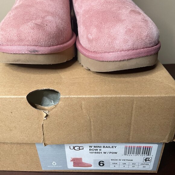 Mini Bailey UGG Boots - Picture 4 of 6